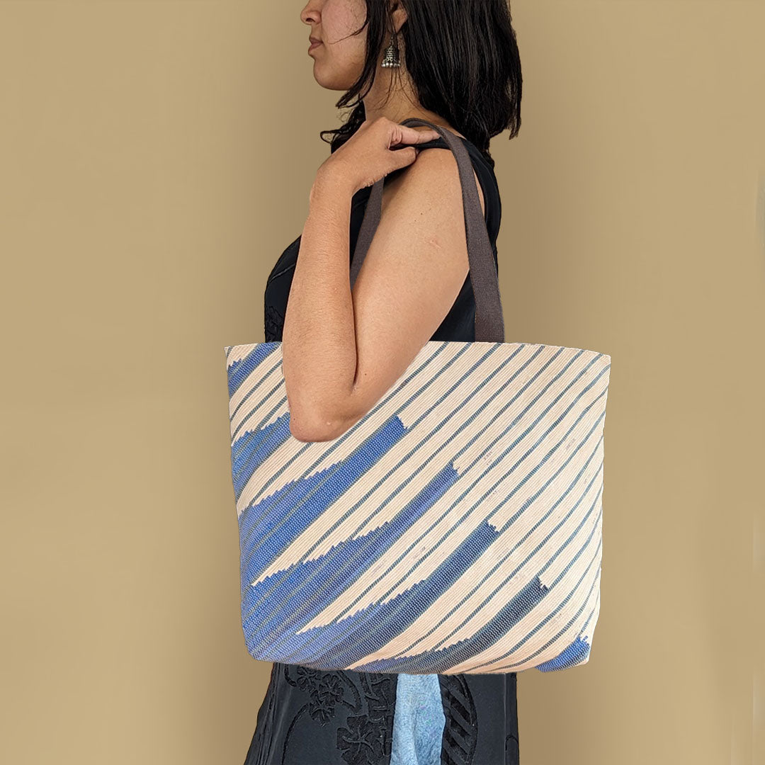 Blue White Upcycled Handwoven Designer Beach Bag BBD1124 007 PS W reCharkha The EcoSocial Tribe