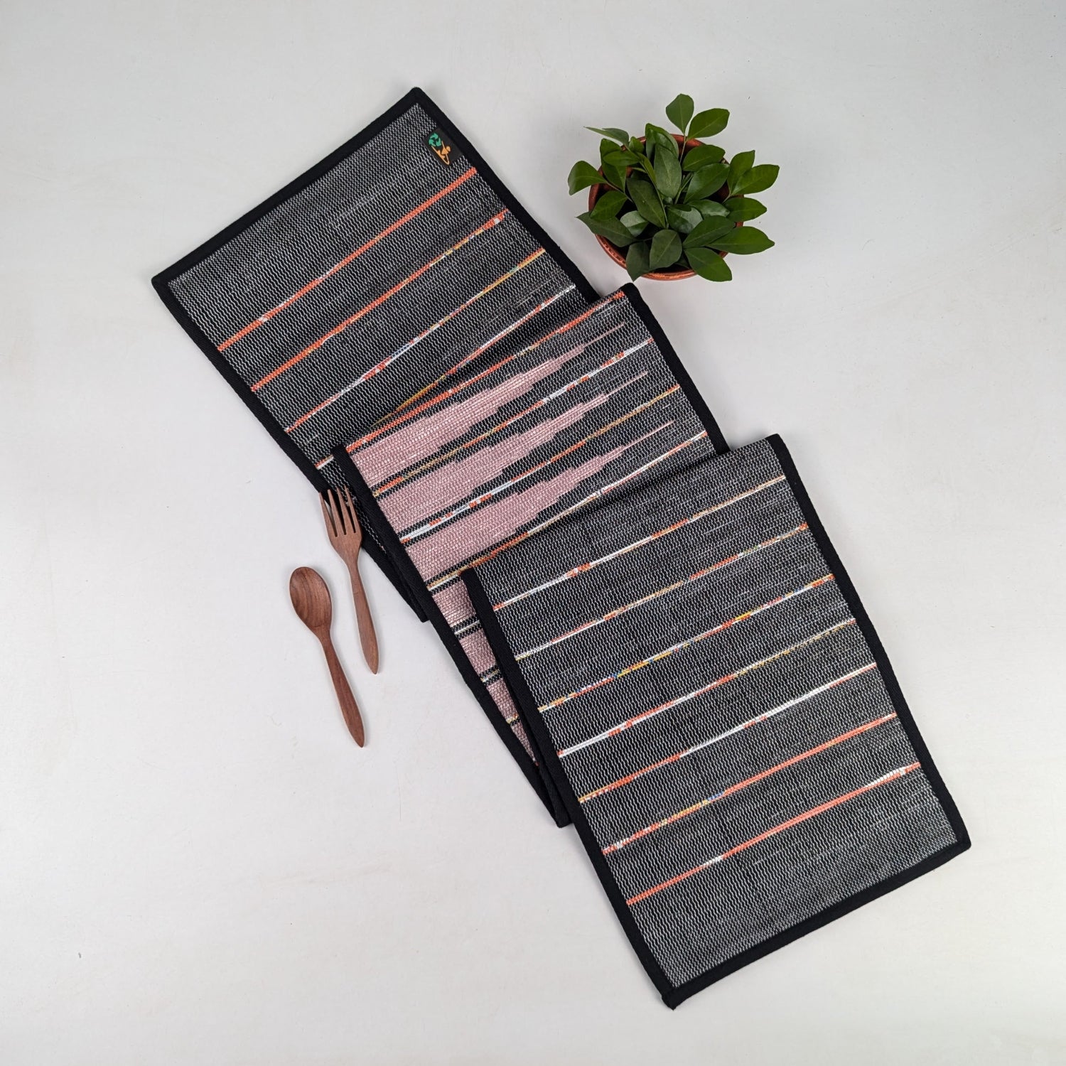 Designer Table Runner (TRD0525-003) PS_W