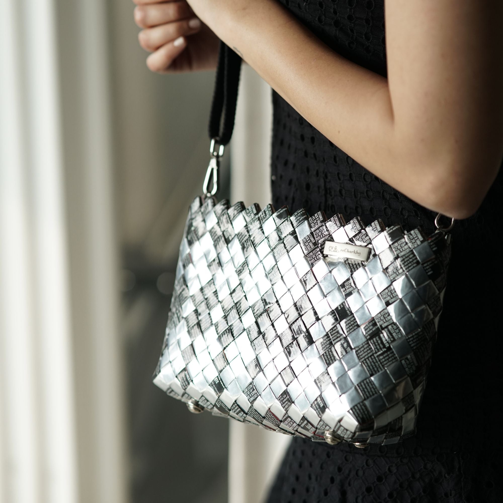 Unsettle Rush Hour Sling Bag プラス シール13枚 Sling Bag Collection – reCharkha - The EcoSocial Tribe