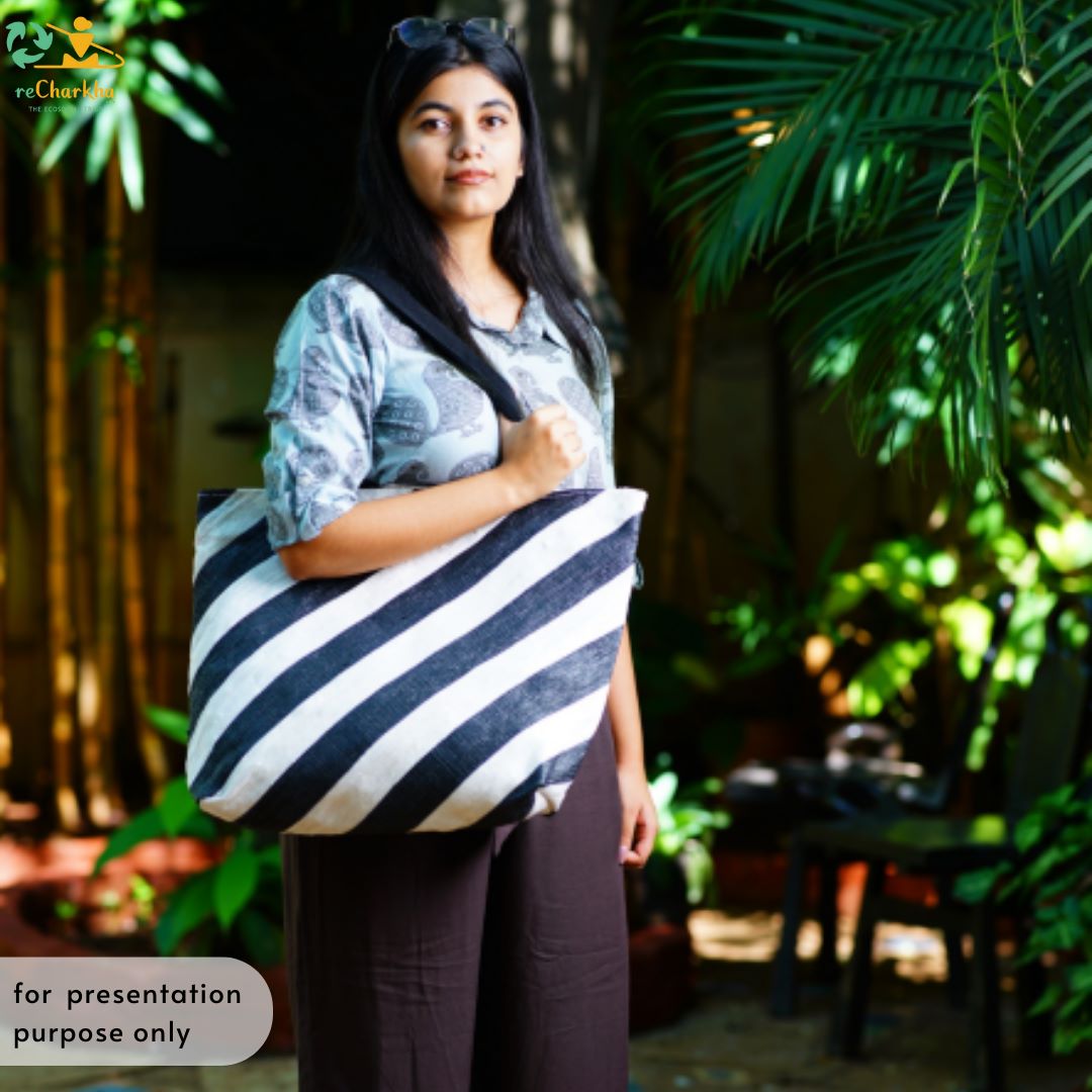 reCharkha Upcycled Handwoven Recycle Livelihoods Handcraft Beach Bag Everyday Bag Shopper Bag Ethically Tribal Made in India Pune Warli Tribe Handloom Refash Trash Fash Waste EcoSocial Upcyclers Conscious Fashion Upcycled slow Trending Swadeshi Weave Textile