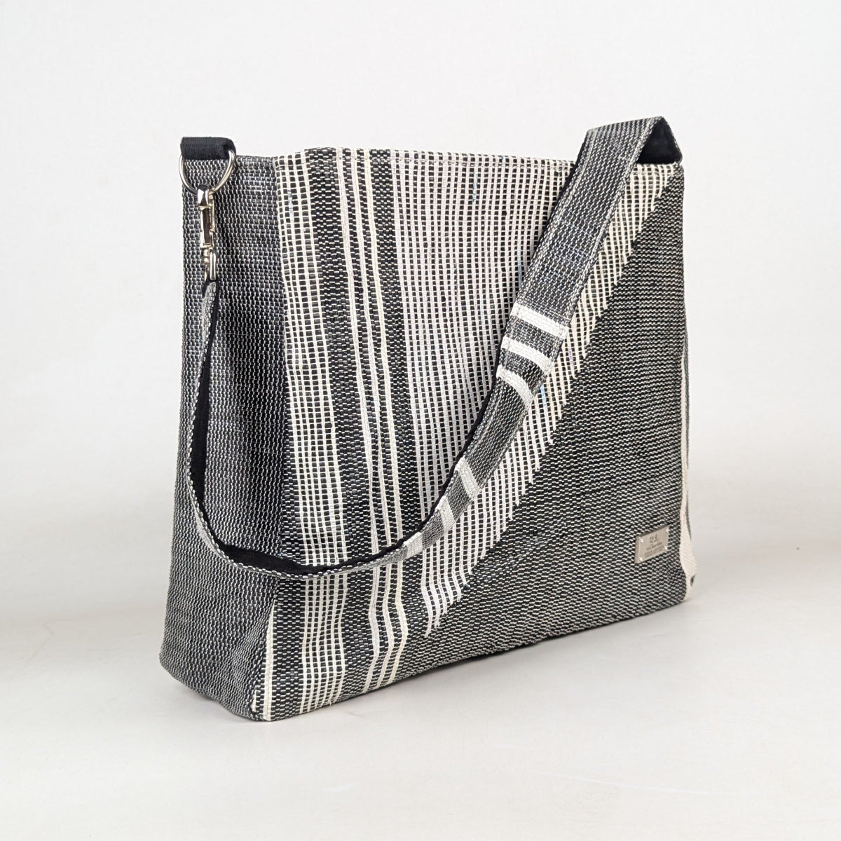 Upcycled Handcrafted Designer Trapeze Tote (TTD0326-008) PS_W